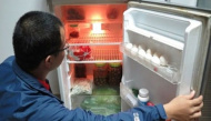 Góc thắc mắc: Tại sao ngăn mát tủ lạnh có đèn nhưng ngăn đá lại không?