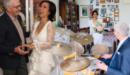Người phụ nữ lỡ một lần đò lấy chồng Tây U70: Đám cưới chỉ có 10 người
