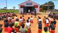 Team Quang Linh hỗ trợ xây trường ở Angola: Các em nhỏ vui mừng đi học