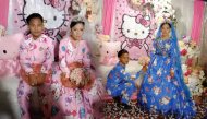 Từ trang phục đến nơi cưới, cặp đôi làm netizen "ú òa" vì Hello Kitty
