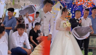 Vật chất là phụ, tinh thần là chính: Tặng quà cưới bằng xe, sổ đỏ giấy
