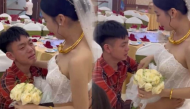 Chị gái đi lấy chồng, em trai bật khóc nức nở: Chị mãi là người thân
