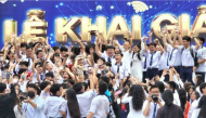 Không khí khai giảng trên cả nước: 23 triệu học sinh vui vẻ đến trường