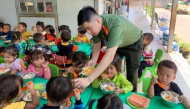 Chuyện chàng Trung uý vùng cao nuôi cơm trưa cho hàng nghìn em nhỏ