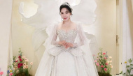 Hồ Quỳnh Hương mặc váy cưới đính 10.000 viên pha lê