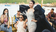 Trà Ngọc Hằng catwalk cùng con gái trong show thời trang