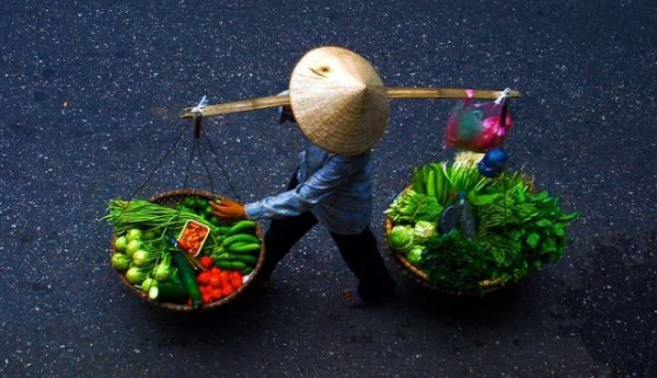 Gánh hàng rong là nét văn hóa Việt lâu đời, là tuổi thơ êm đềm