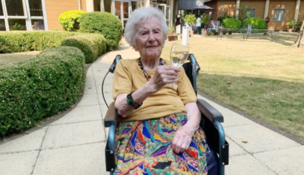 Bí quyết sống thọ của cụ bà 107 tuổi vừa khỏi Covid-19
