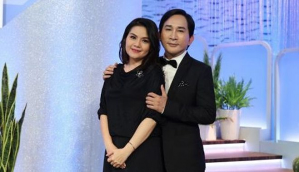 Vợ 3 NSƯT Kim Tử Long hé lộ mối quan hệ với vợ cũ, con riêng của chồng