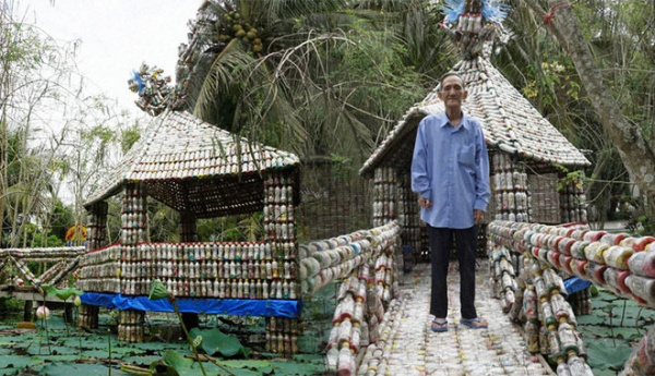 Cụ ông miền Tây 77 tuổi và hành trình xây nhà trên sông bằng chai nhựa