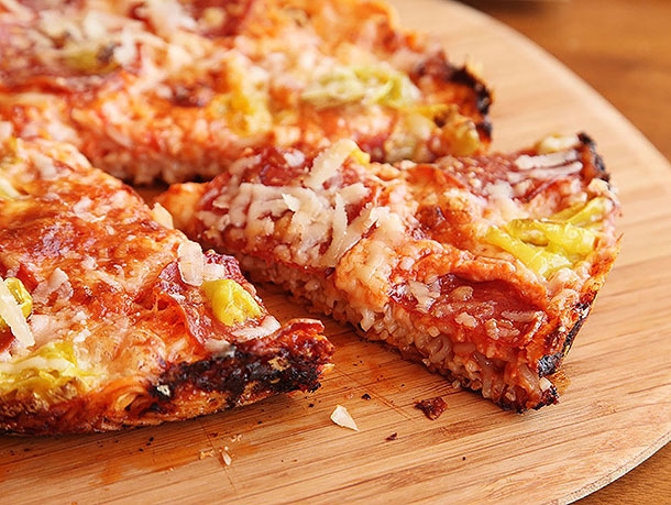 Biến hóa mì gói truyền thống thành pizza ngon lành, sang chảnh