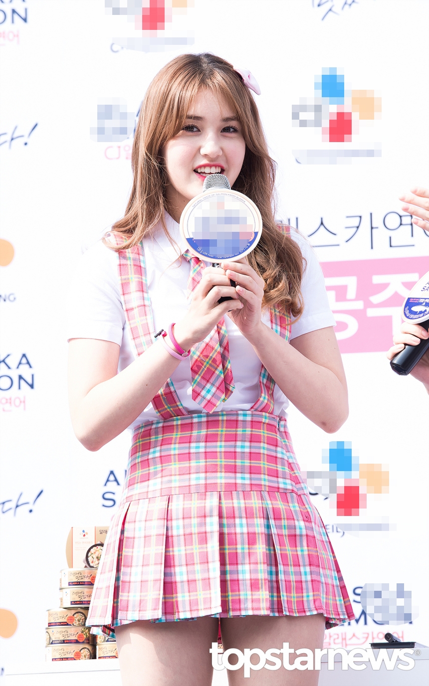 bestie idol mac vay ngan