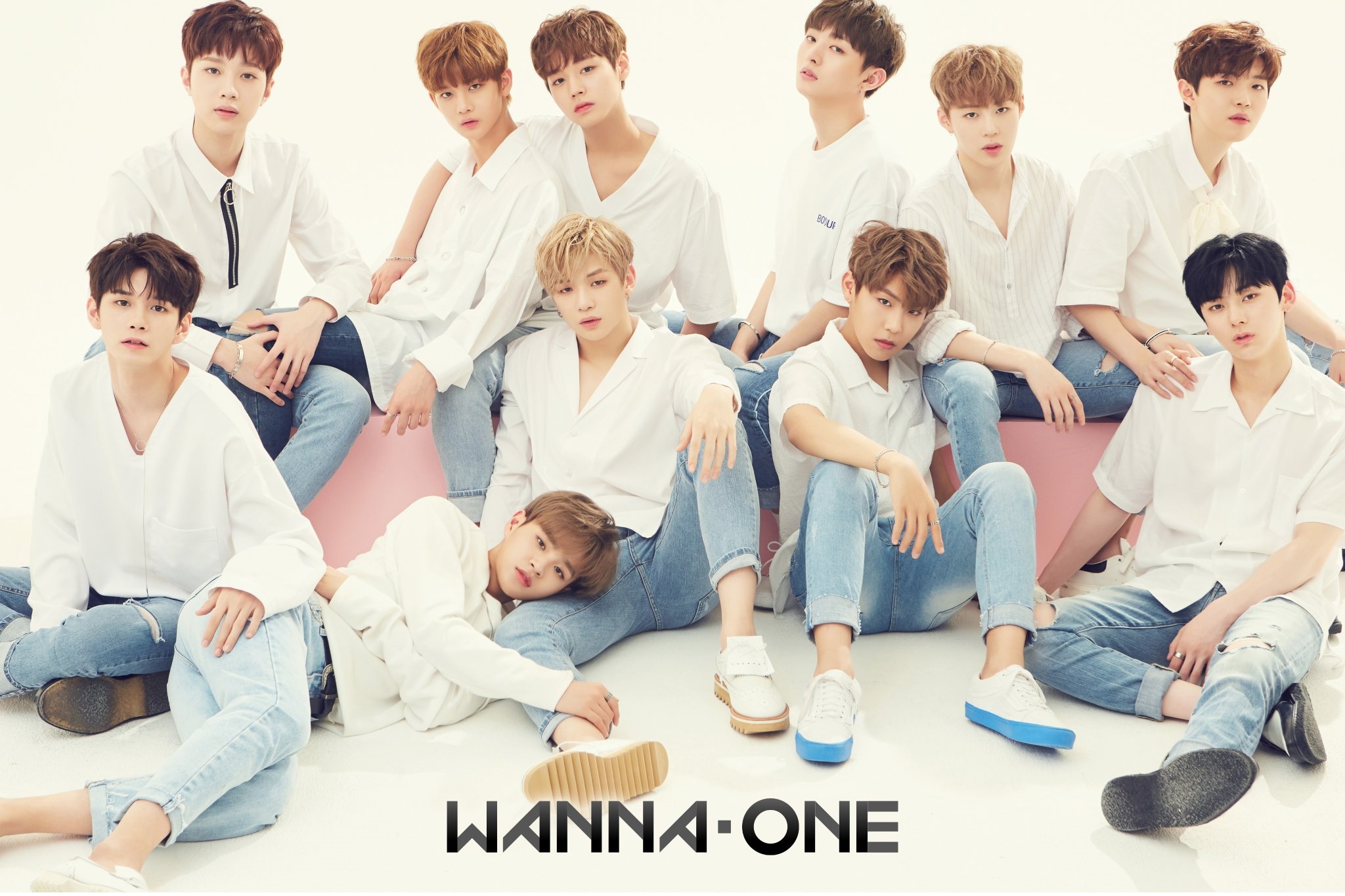 Nhóm nhạc Wanna One tái hợp biểu diễn tại sân khấu MAMA 2021  VOVVN