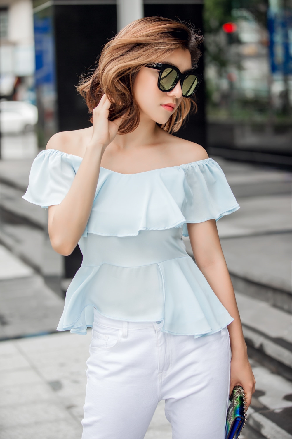 bestie trang phuc khong nen mac ngay mua 