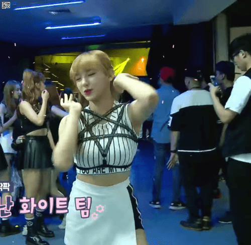 bestie day dai nguc cua idol nu
