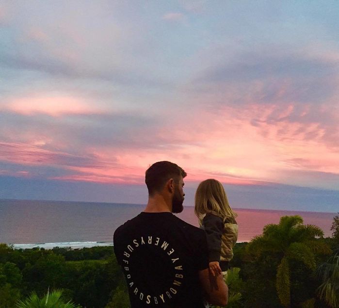 bestie chris hemsworth