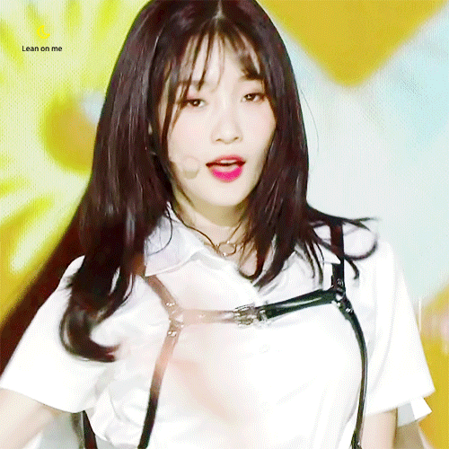 bestie day dai nguc cua idol nu