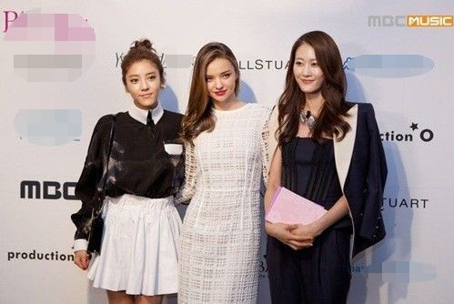 bestie khi my nhan chau a doc sac ben nguoi dep phuong tay