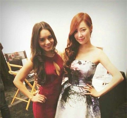 bestie khi my nhan chau a doc sac ben nguoi dep phuong tay