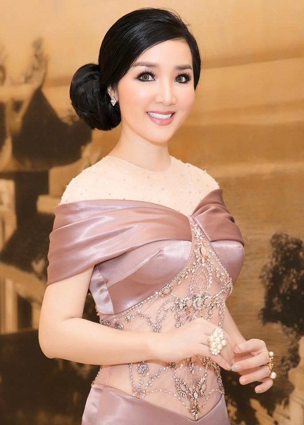 bestie sao viet photoshop qua da