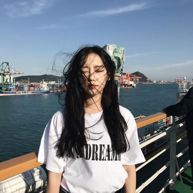 bestie cac nang thu ngay bi kip tha dang xinh de that rang ro trong tung shoot anh