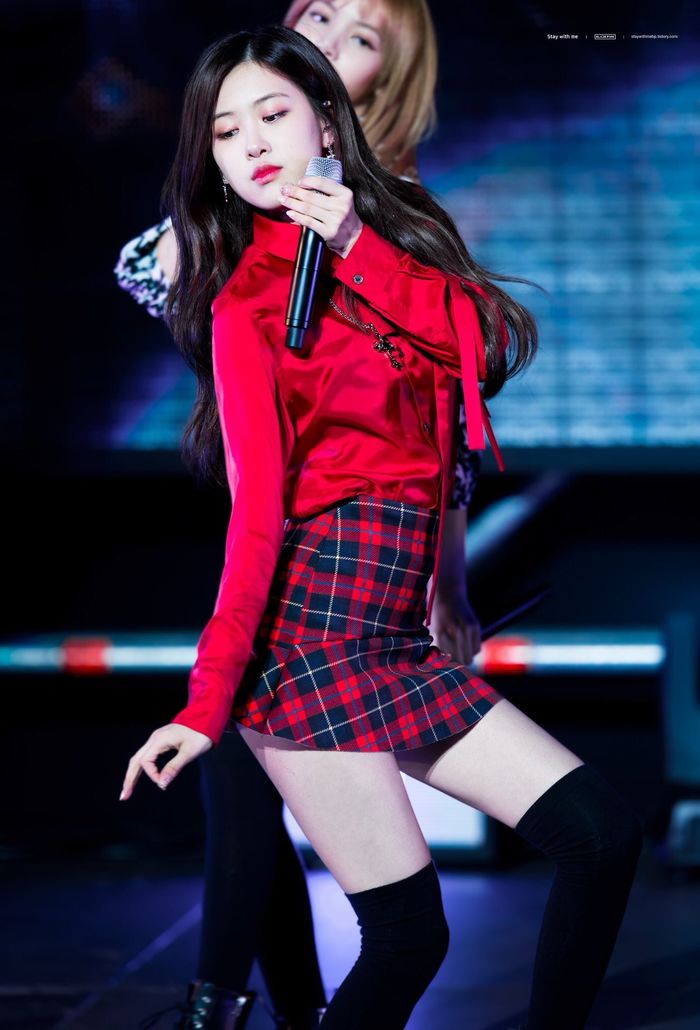 Bestie dong phuc nu sinh sexy cua sao Han