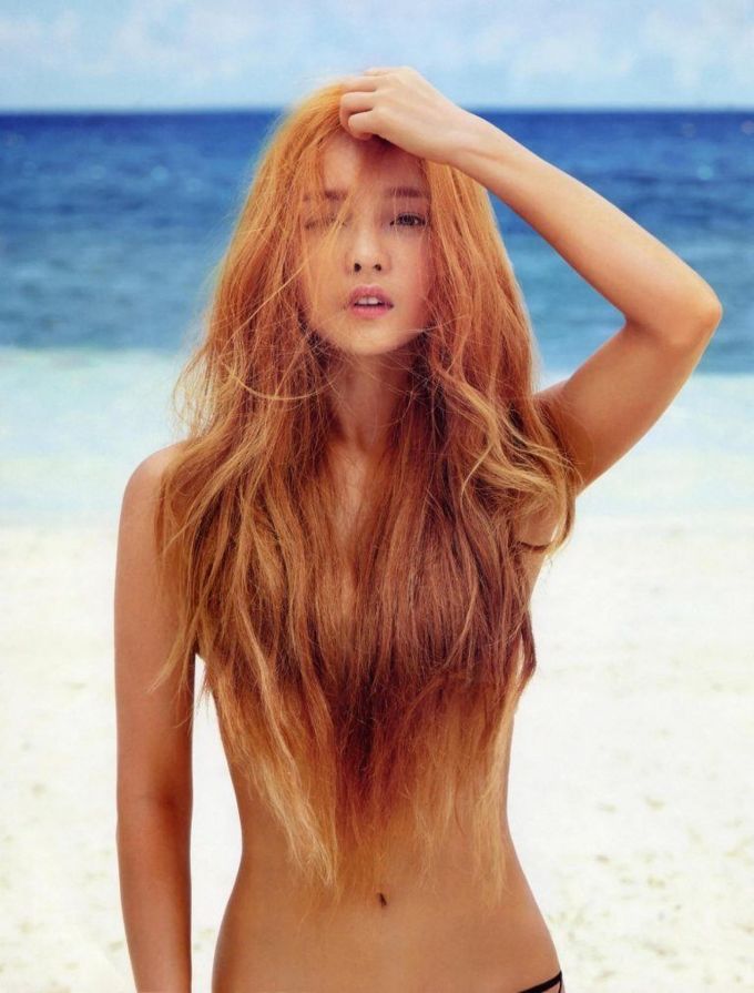 bestie nhung lan sao han khoe duong cong nong bong trong anh ban nude
