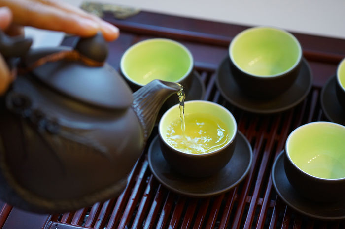 10 hậu quả không ngờ vì thói quen uống trà mỗi sáng khi bụng rỗng
