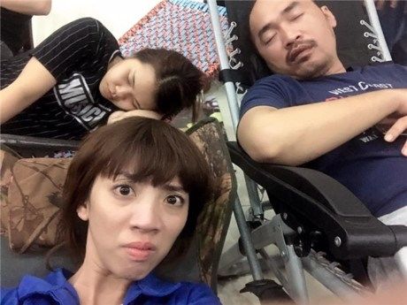 bestie dang anh lang man chan che sao viet thi nhauy dim hang ban doi