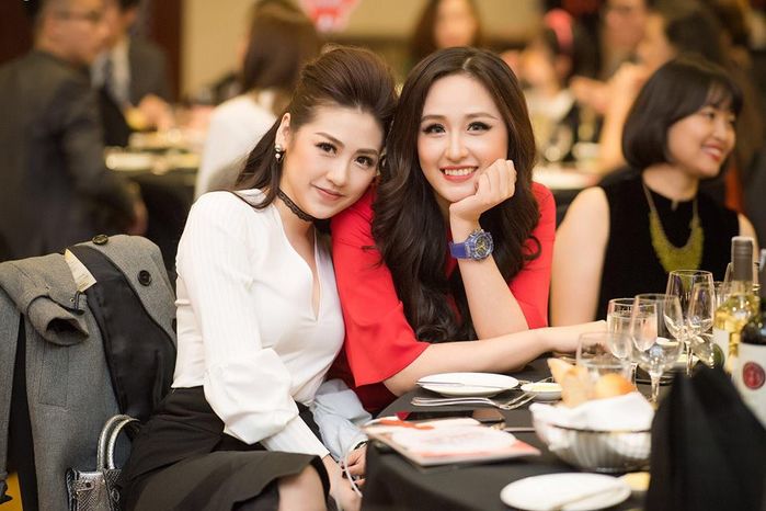 bestie nhan sac cac hoa hau a hau khi chup chung