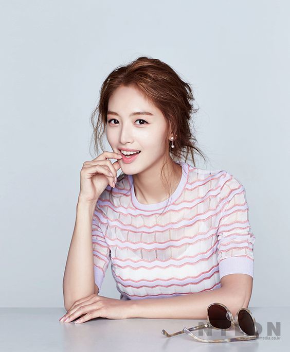 Bestie guong mat moc