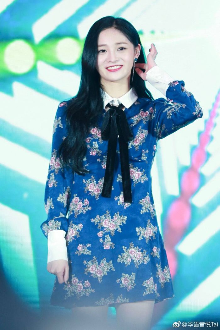 Bestie - 1 item 10 idol mac xem thu ai la nguoi mac đep hơn