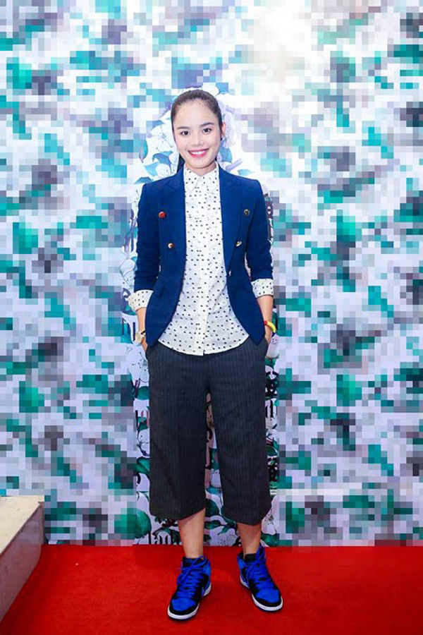 bestie nhung doi giay lam hong bọ trang phuc cua sao viet