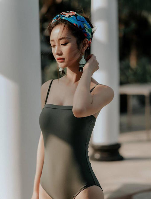 Jun Vũ phô diễn trọn hình thể nóng bỏng trong bộ ảnh bikini