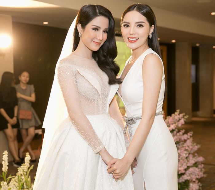 bestie nhung mau vay cuoi cua sao viet