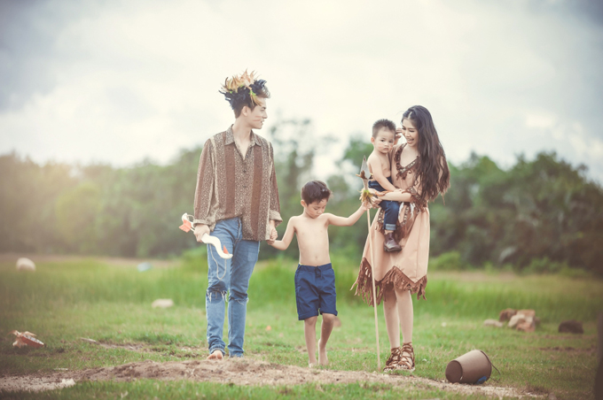 Phát hờn trước bộ ảnh gia đình hạnh phúc lung linh của sao Việt