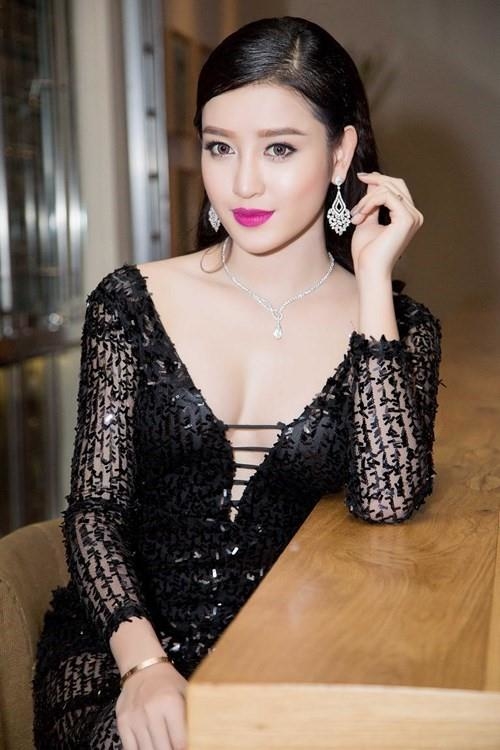 Những phụ kiện nhỏ nhưng “đắt xắt ra miếng” của sao Việt