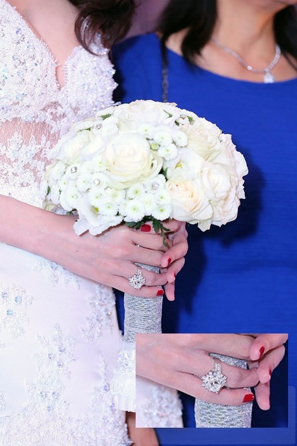 Những phụ kiện nhỏ nhưng “đắt xắt ra miếng” của sao Việt