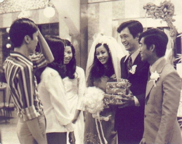 Ảnh cưới từ thời ông bà anh của nghệ sĩ Việt khiến ai cũng bất ngờ
