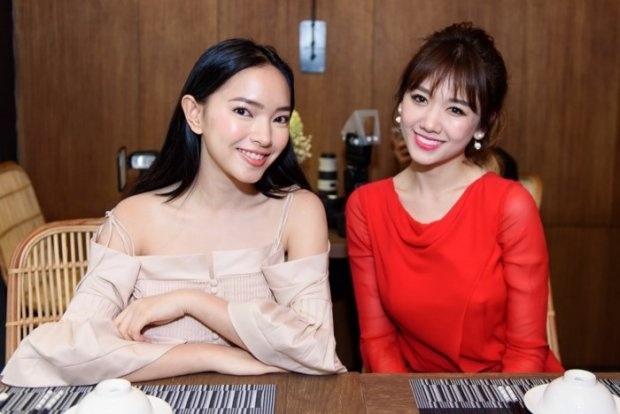 Chenh 1 giap nhung khi dung canh nhau: nguoi thanh ong chu, nguoi hoa nu sinh