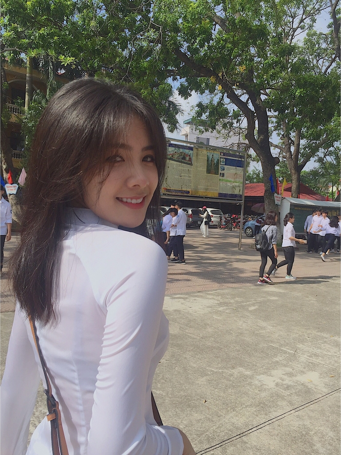 Cùng ngắm những hình ảnh đẹp tinh khôi của nữ sinh Việt trong tà áo dà