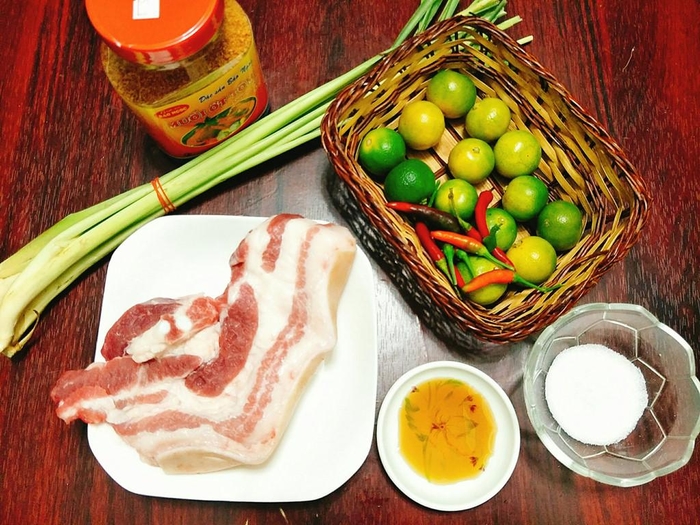 Hướng dẫn cách làm ba chỉ lắc sả tắc ngon miệng