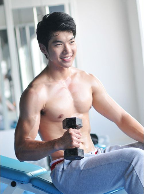 Loạt ảnh khoe cơ bắp căng đét của các mỹ nam Việt trong phòng gym