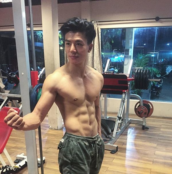 Loạt ảnh khoe cơ bắp căng đét của các mỹ nam Việt trong phòng gym
