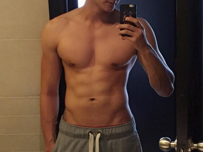 Loạt ảnh khoe cơ bắp căng đét của các mỹ nam Việt trong phòng gym