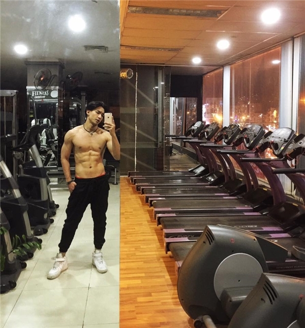 Loạt ảnh khoe cơ bắp căng đét của các mỹ nam Việt trong phòng gym