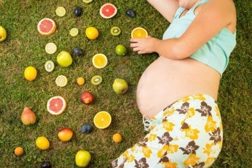 Những loại trái cây mẹ bầu nên ăn giúp con sinh ra da trắng hồng hào 