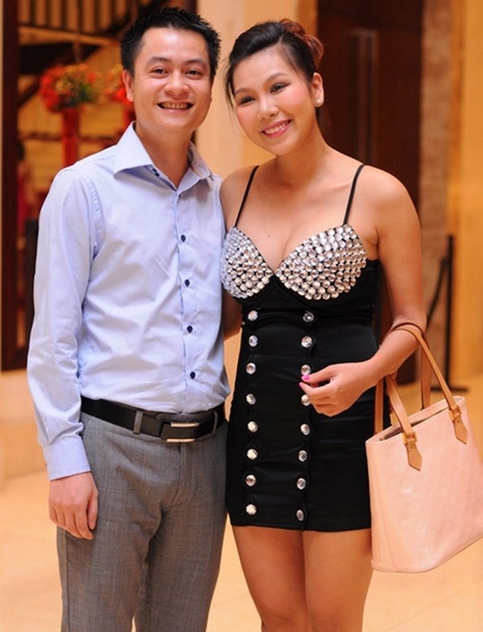 Những người đẹp Việt mắc lỗi trang phục quá hở hang khi đi dự đám cưới