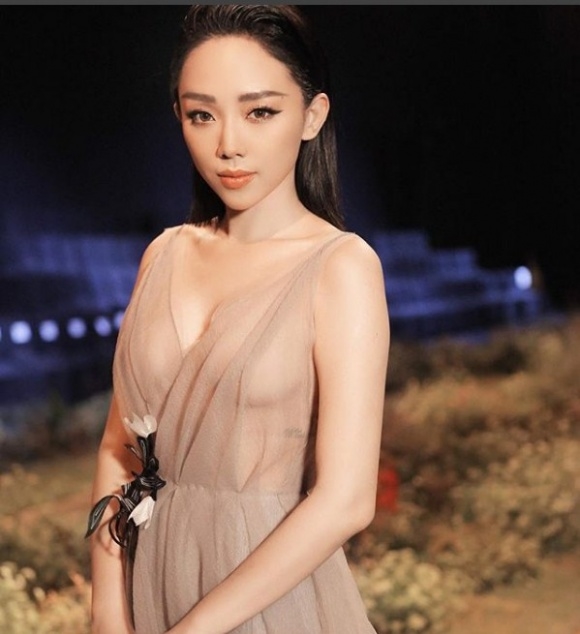 Những sao Việt có thành tích học tập tốt mà vẫn đi diễn đều