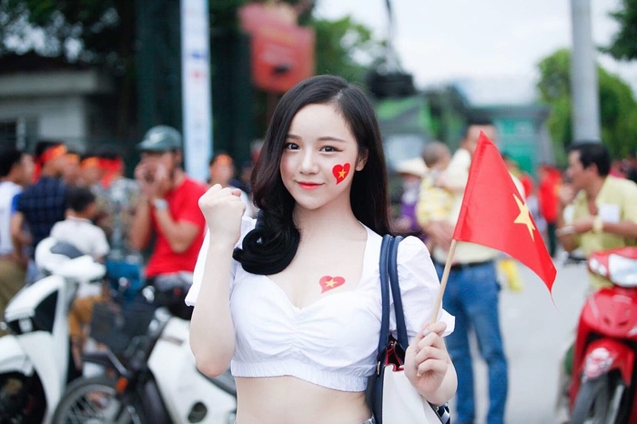 Phản ứng của báo nước ngoài trước các hot girl Việt Nam